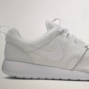 Nike Roshe One Triple White Size 8.5 Men’s NIB